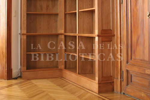 Biblioteca en Madera a Medida con estantes regulables