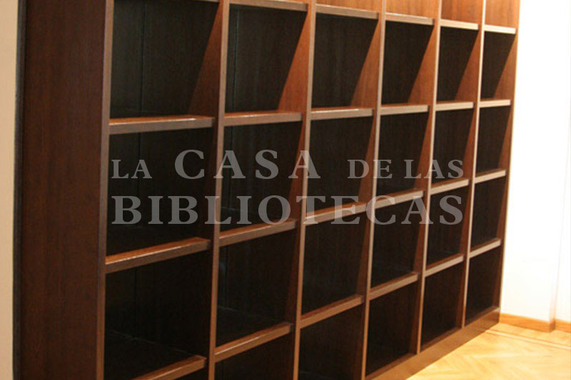 Biblioteca Moderna en Madera estantes fijos