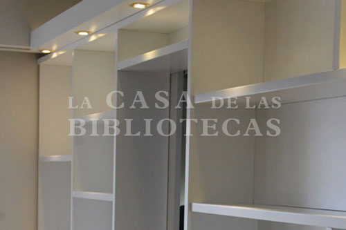 Biblioteca Blanca Moderna Laqueada con estantes fijos